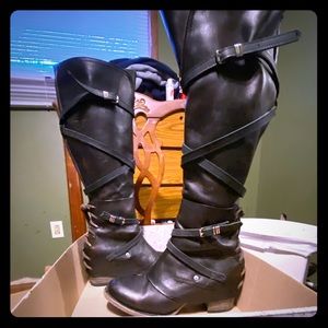 Free bird Cassius black lace up boot